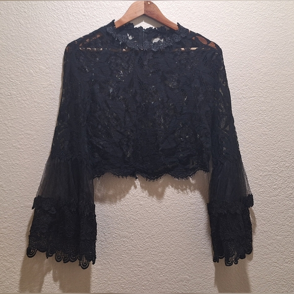 Elegant Black Lace Women's Top - Picture 2 of 4